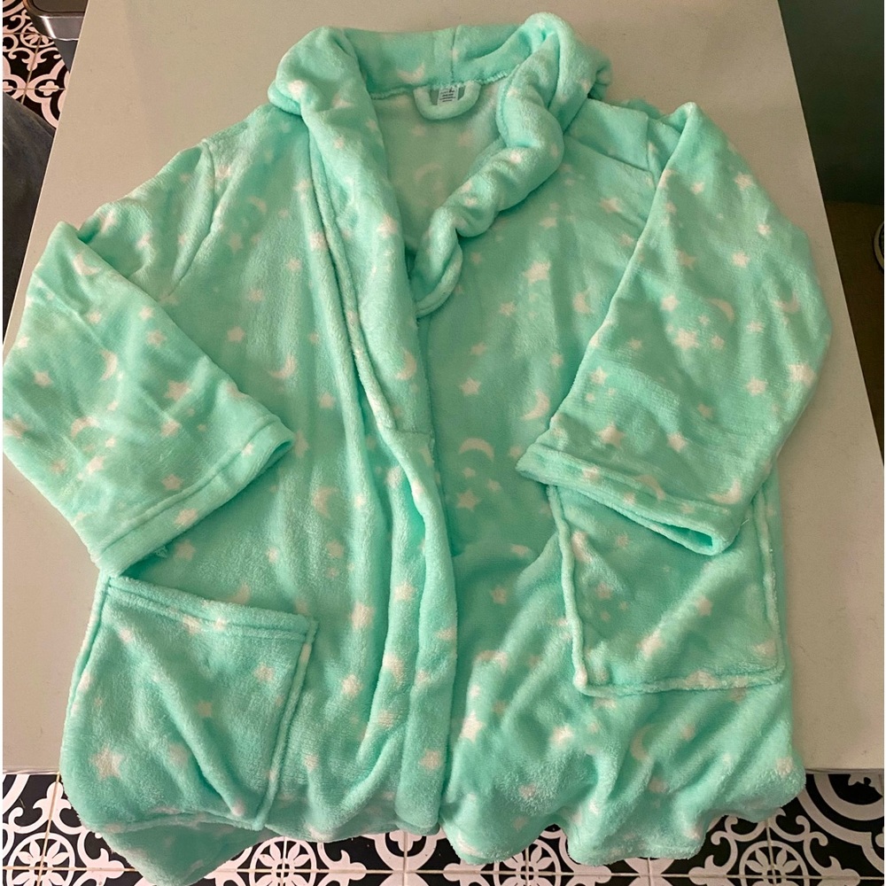 NWOT Women’s bathrobe one size fits all mint with white hearts